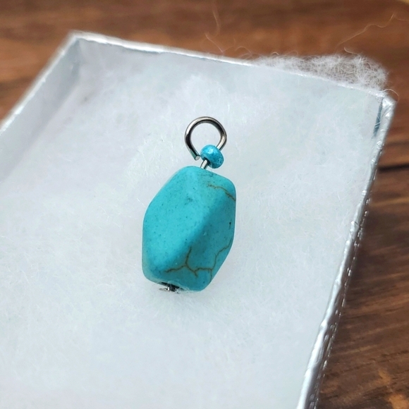 Jewelry - Turquoise nugget brutalist pendant